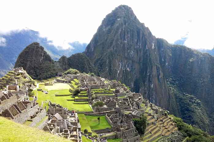 Esta es la montaña nueva o Huaima-Picchu, la clásica foto de Machupichu o Montana Vieja.